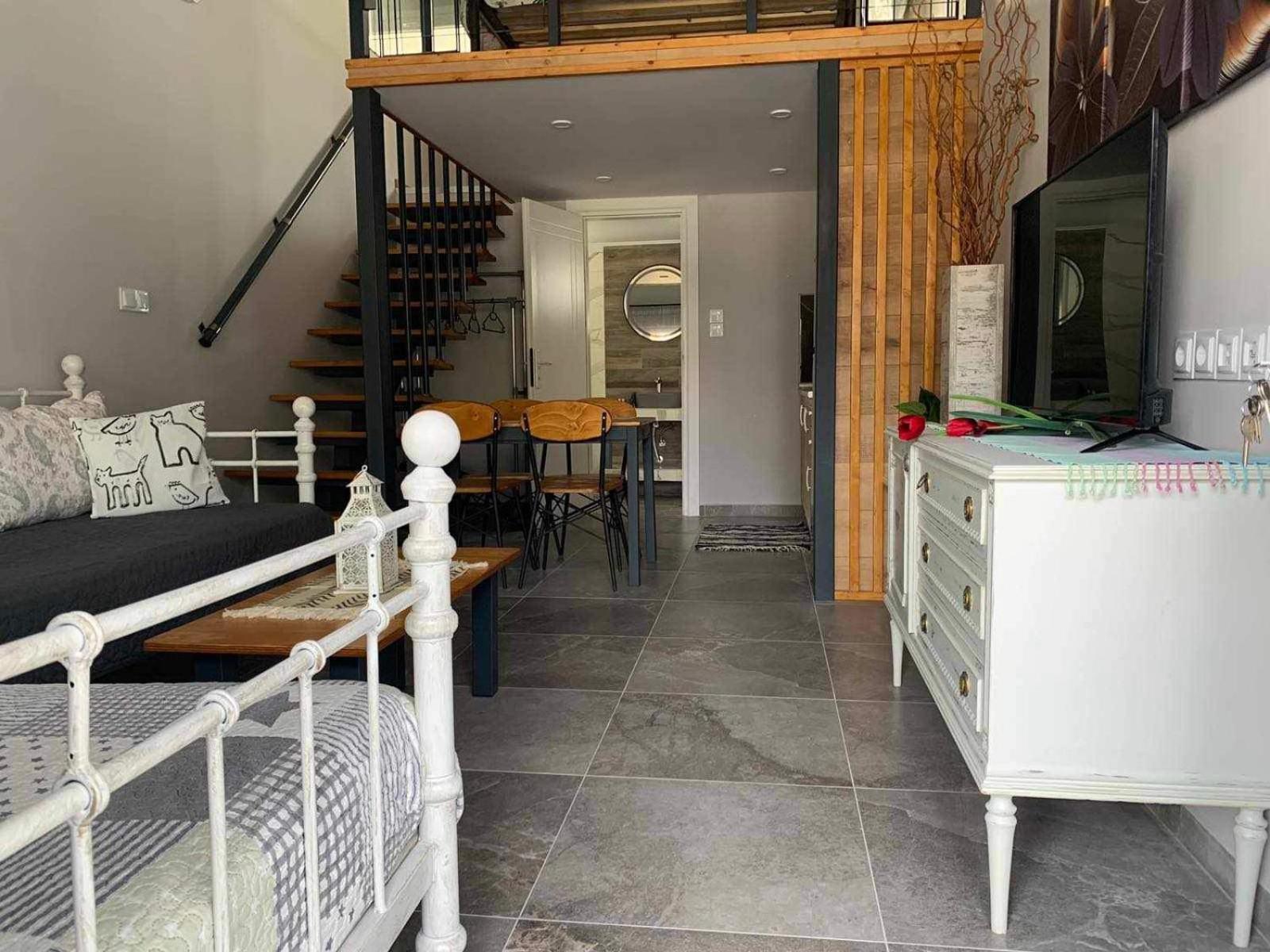 Apartment Flisvos Loft By The Sea Skala Fourkas
